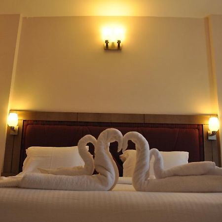 Chandra Royal Inn เวลังกานี ภายนอก รูปภาพ